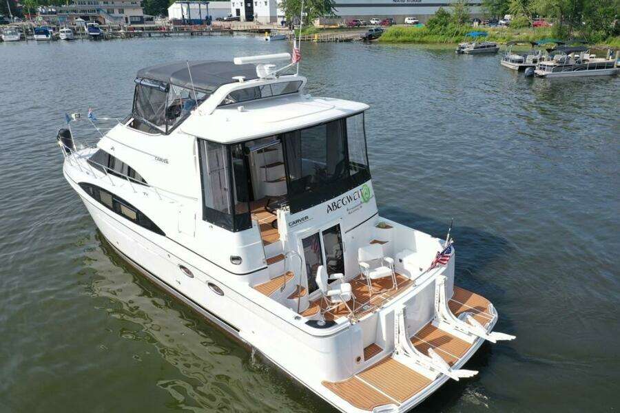 44ft Carver Yacht For Sale