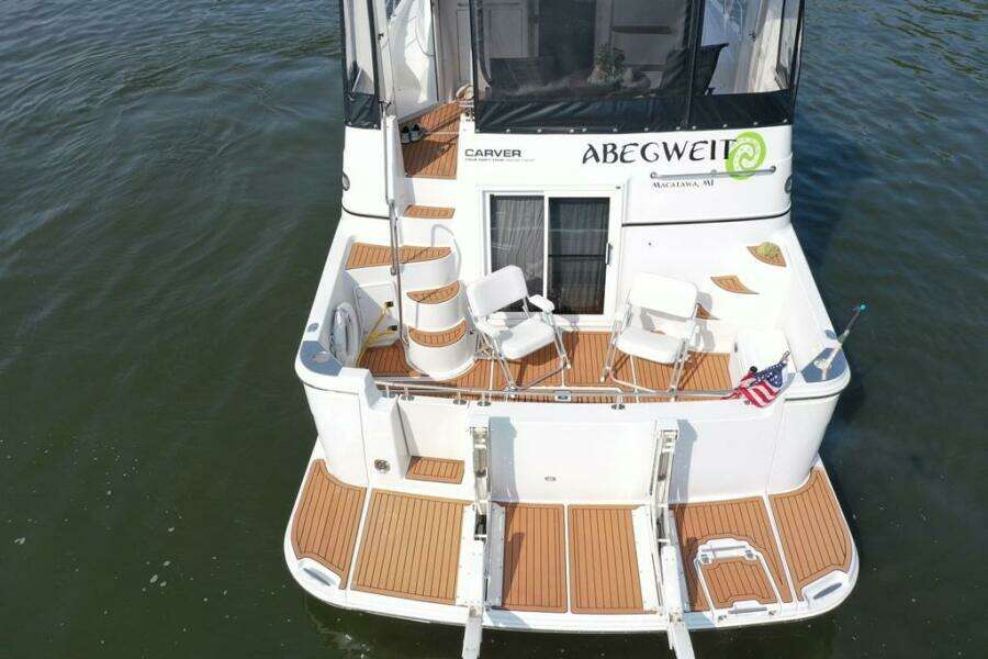 44ft Carver Yacht For Sale