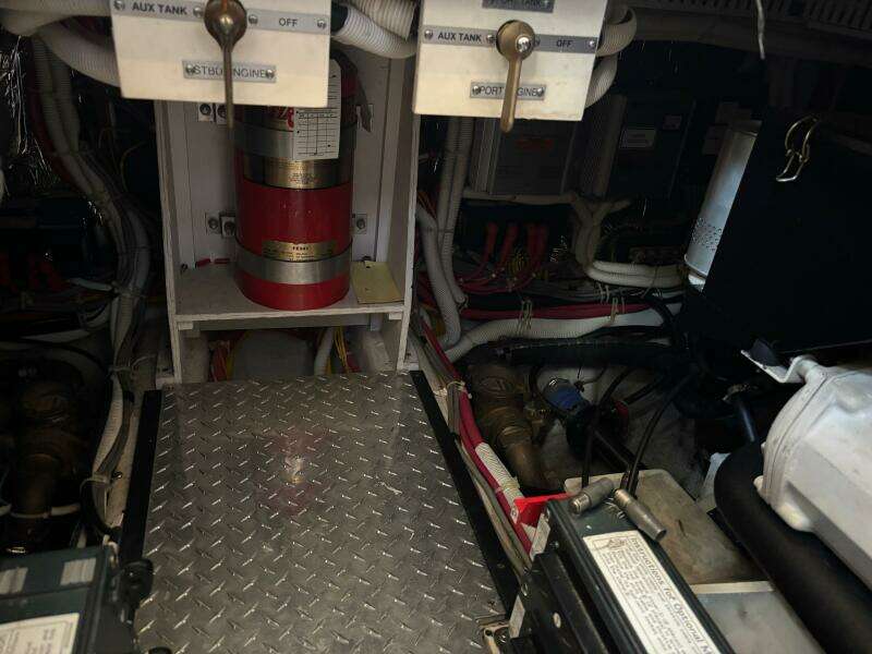 44ft Carver Yacht For Sale