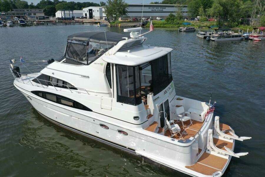 44ft Carver Yacht For Sale
