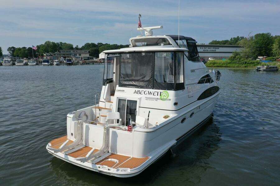 44ft Carver Yacht For Sale