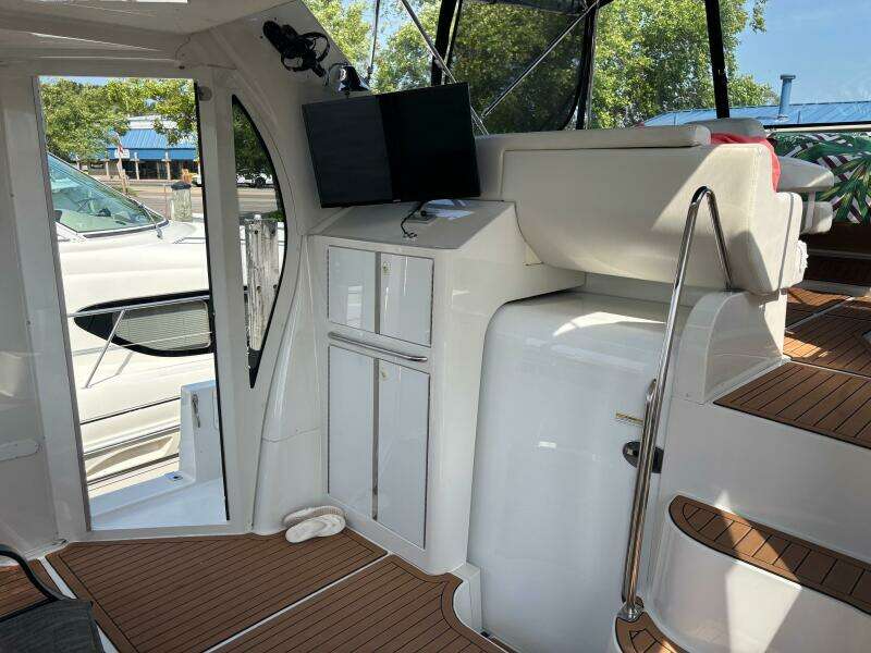 44ft Carver Yacht For Sale