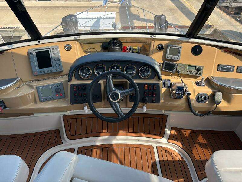 44ft Carver Yacht For Sale