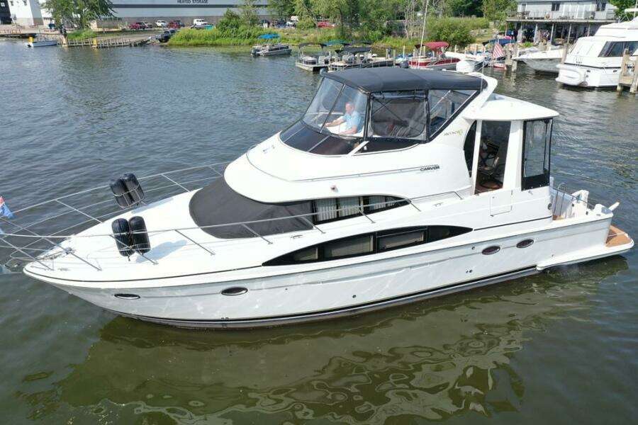 44ft Carver Yacht For Sale