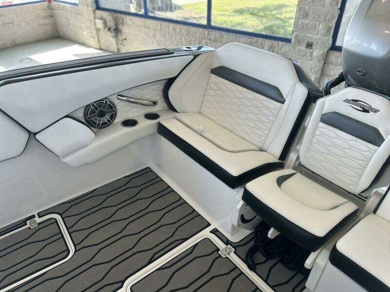 32ft Sunsation Yacht For Sale