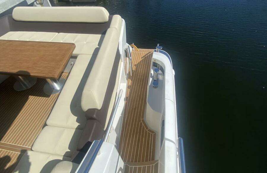 Sky One 55ft Azimut Yacht For Sale