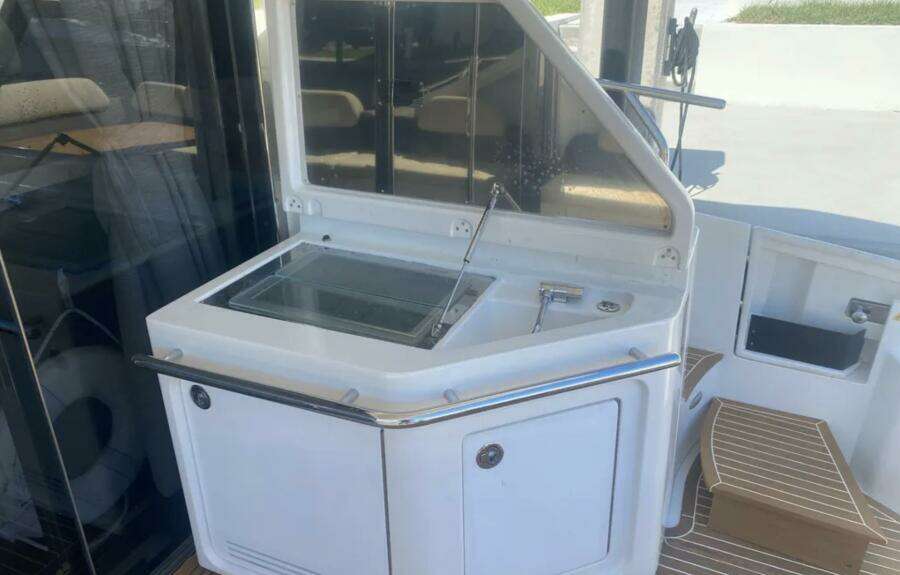 Sky One 55ft Azimut Yacht For Sale