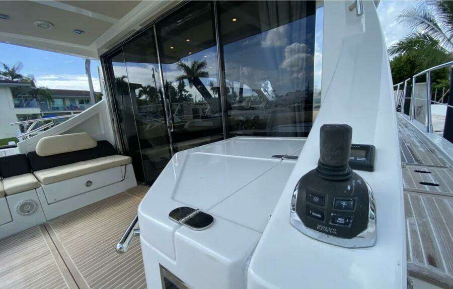 Sky One 55ft Azimut Yacht For Sale