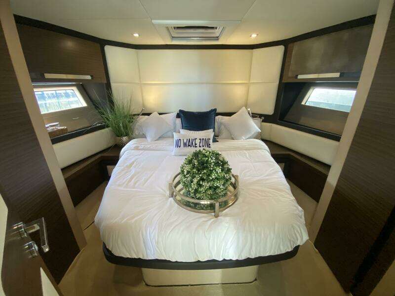 55ft Azimut Yacht For Sale