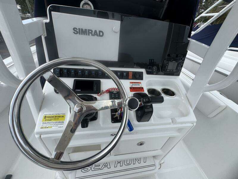 23ft Sea Hunt Yacht For Sale