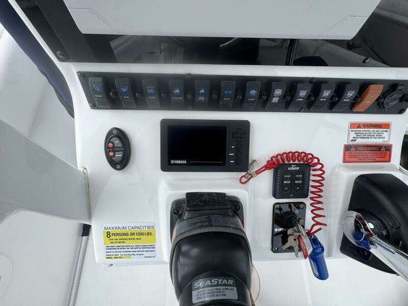 23ft Sea Hunt Yacht For Sale