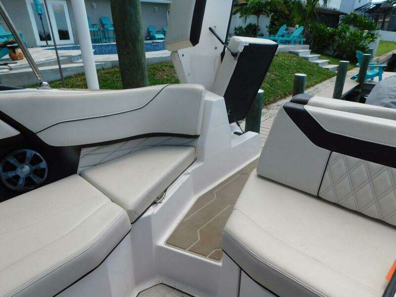 23ft Regal Yacht For Sale