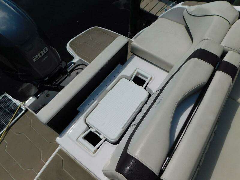 23ft Regal Yacht For Sale