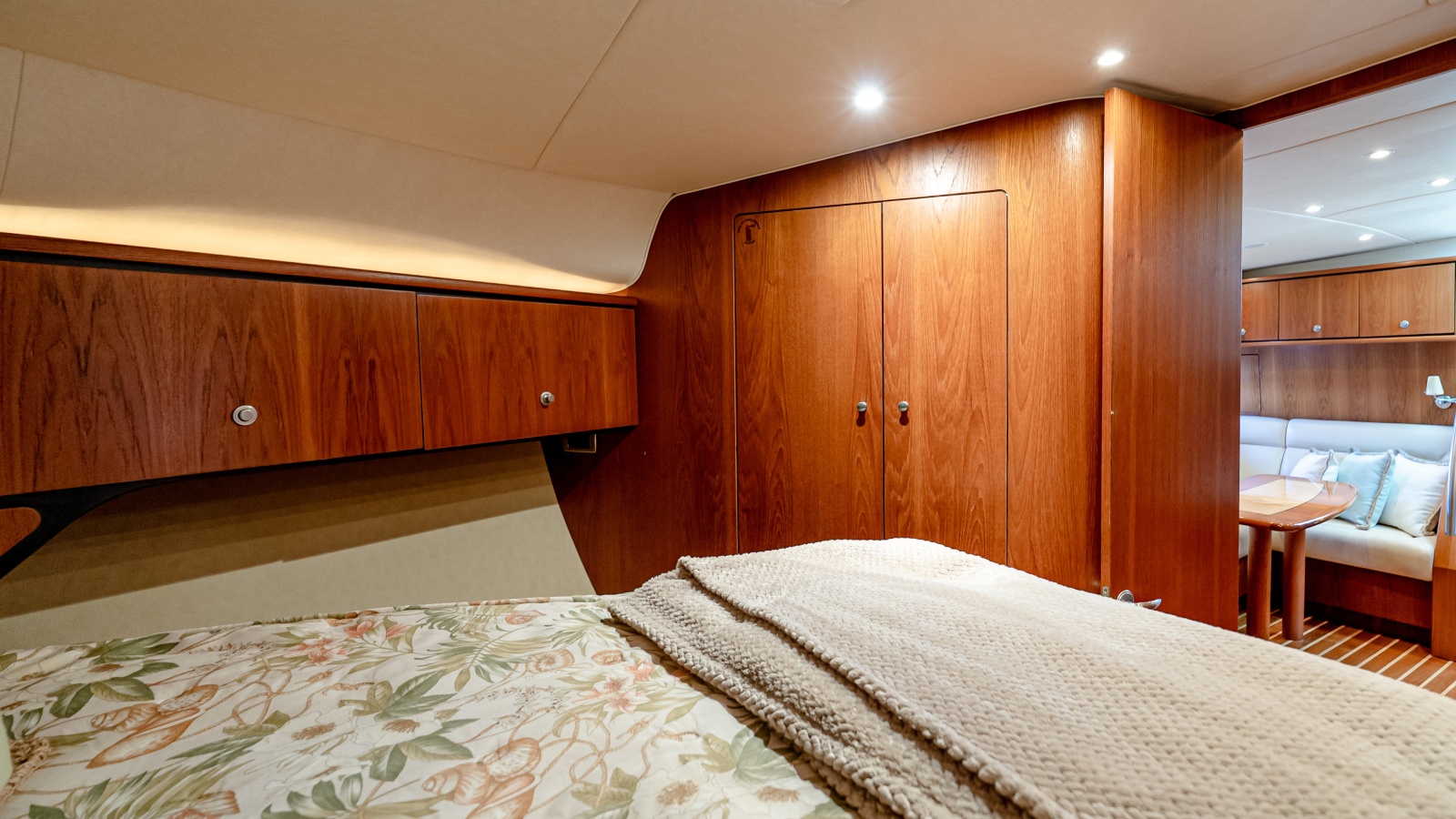 2007 Tiara Yachts 4300 Sovran