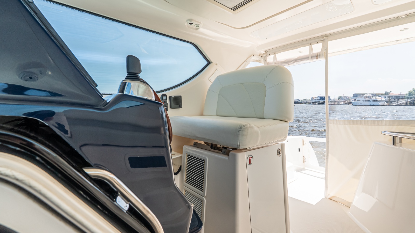 2007 Tiara Yachts 4300 Sovran