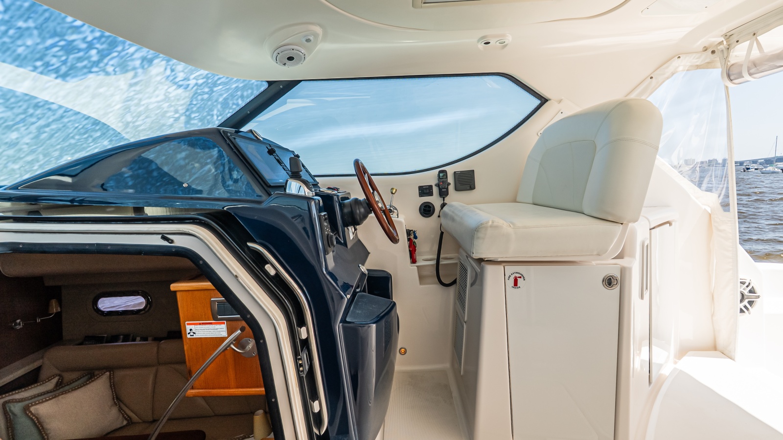 2007 Tiara Yachts 4300 Sovran