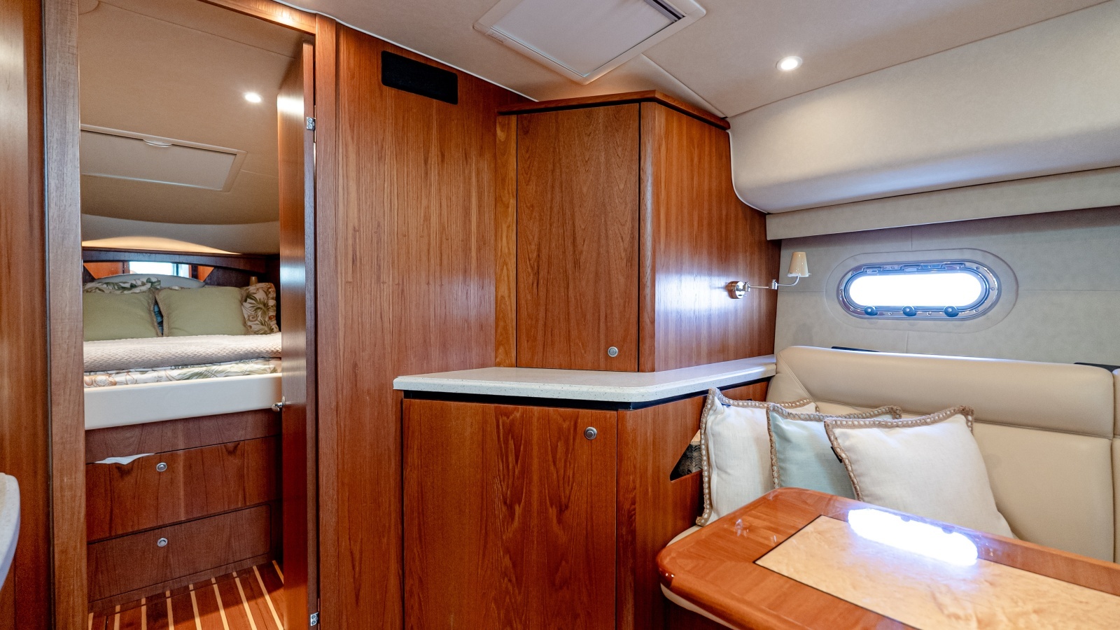 2007 Tiara Yachts 4300 Sovran