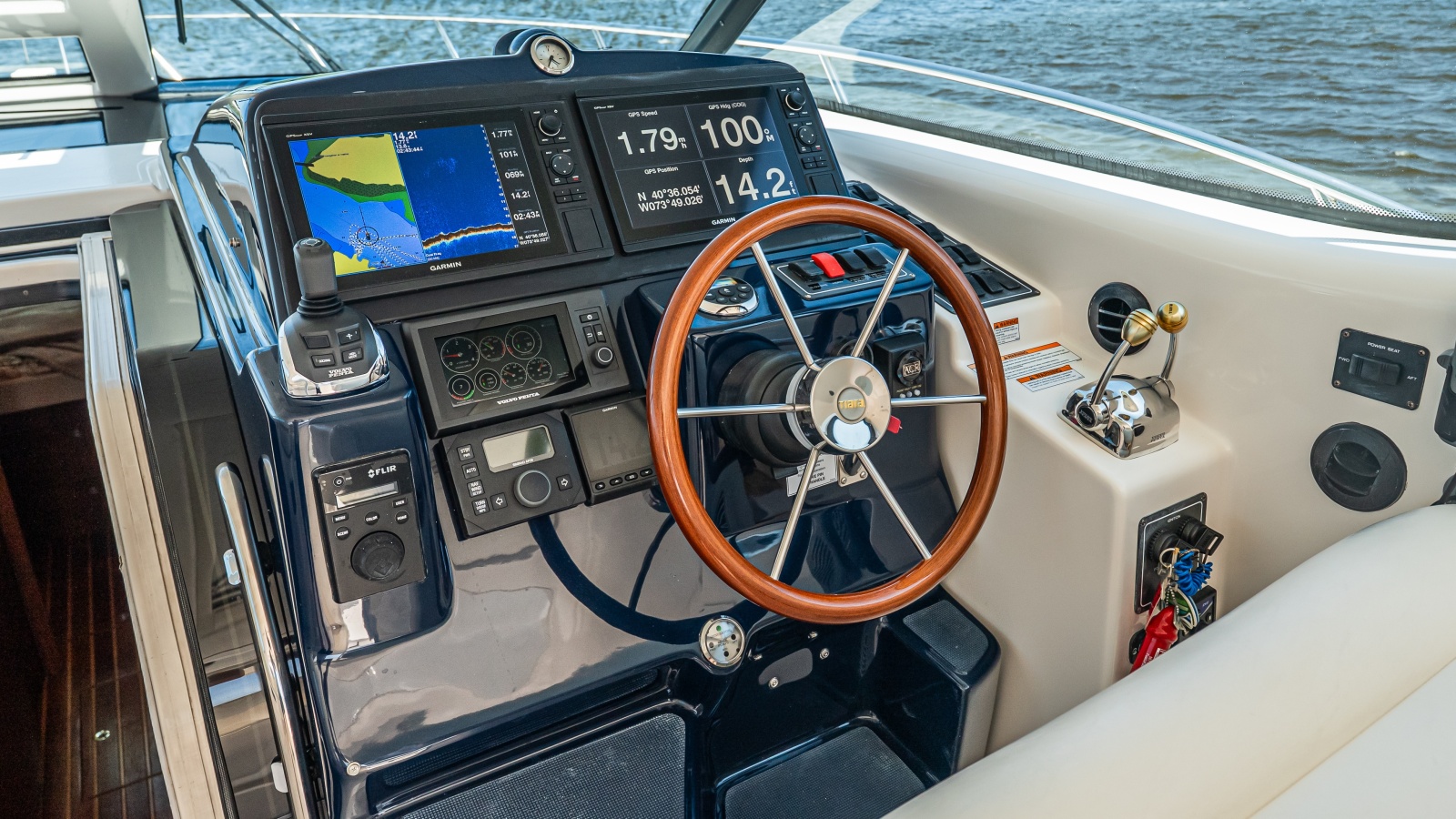 2007 Tiara Yachts 4300 Sovran