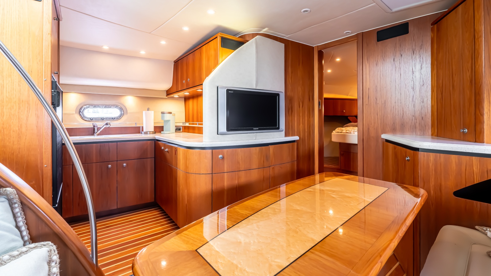 2007 Tiara Yachts 4300 Sovran