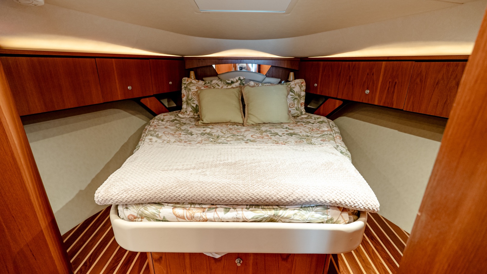 2007 Tiara Yachts 4300 Sovran