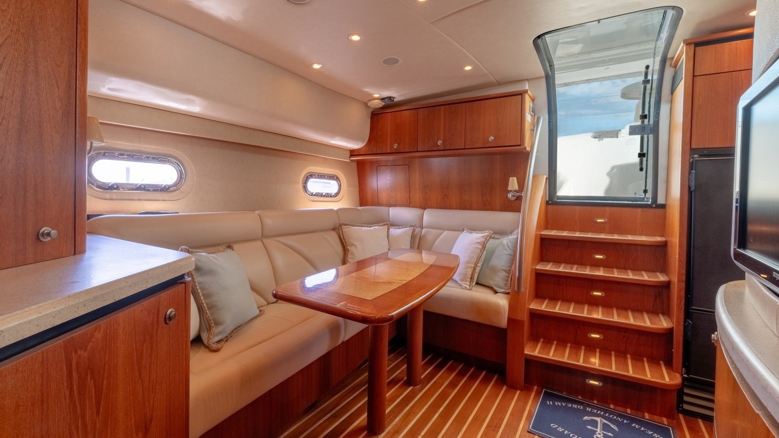 2007 Tiara Yachts 4300 Sovran