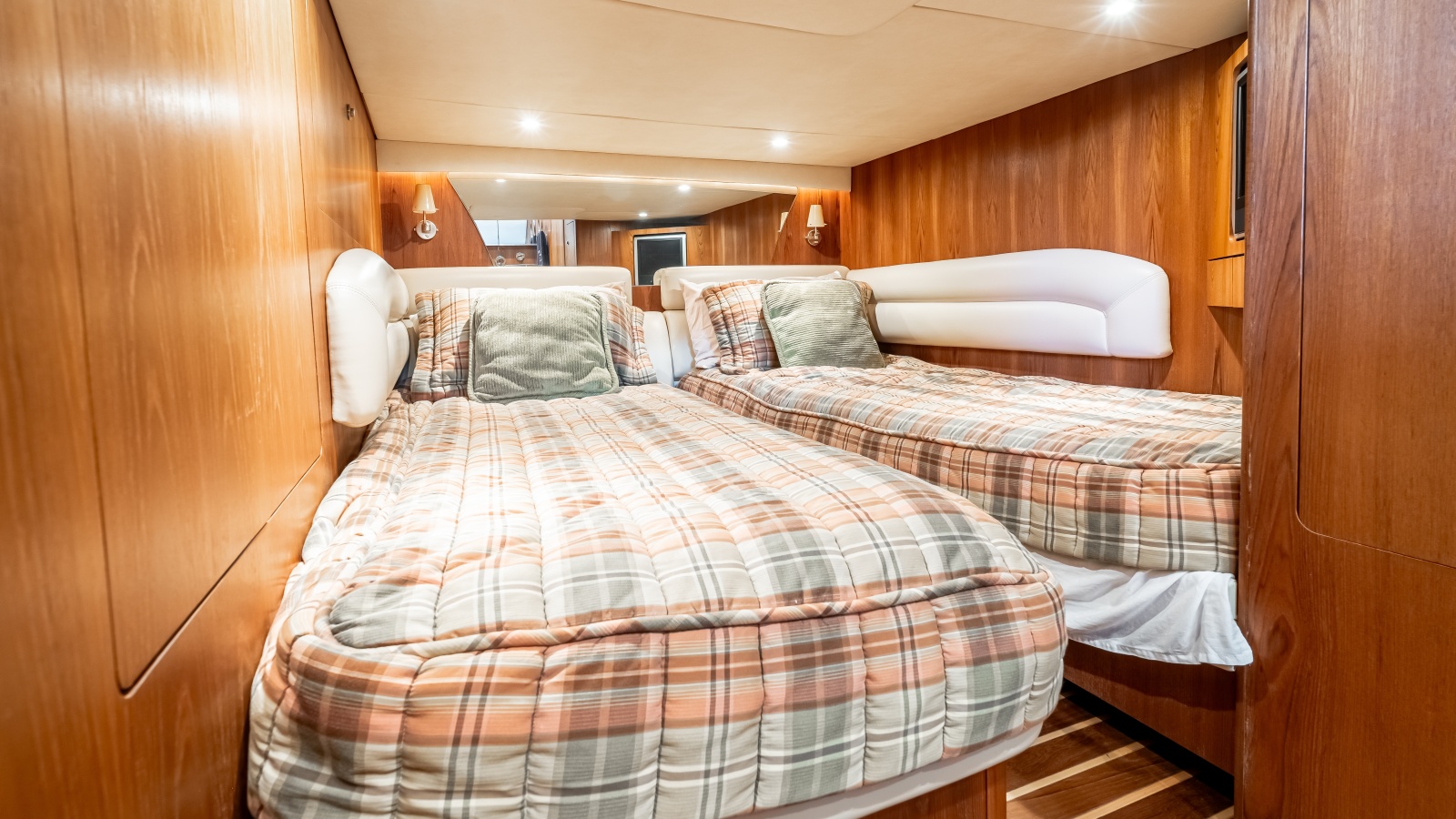 2007 Tiara Yachts 4300 Sovran