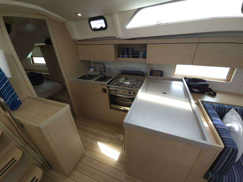 OFF PISTE 46ft Beneteau Yacht For Sale