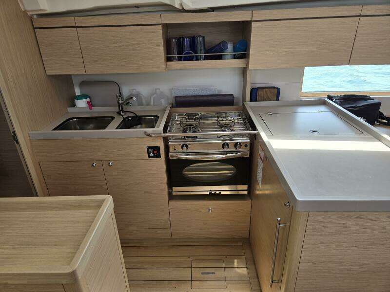 OFF PISTE 46ft Beneteau Yacht For Sale