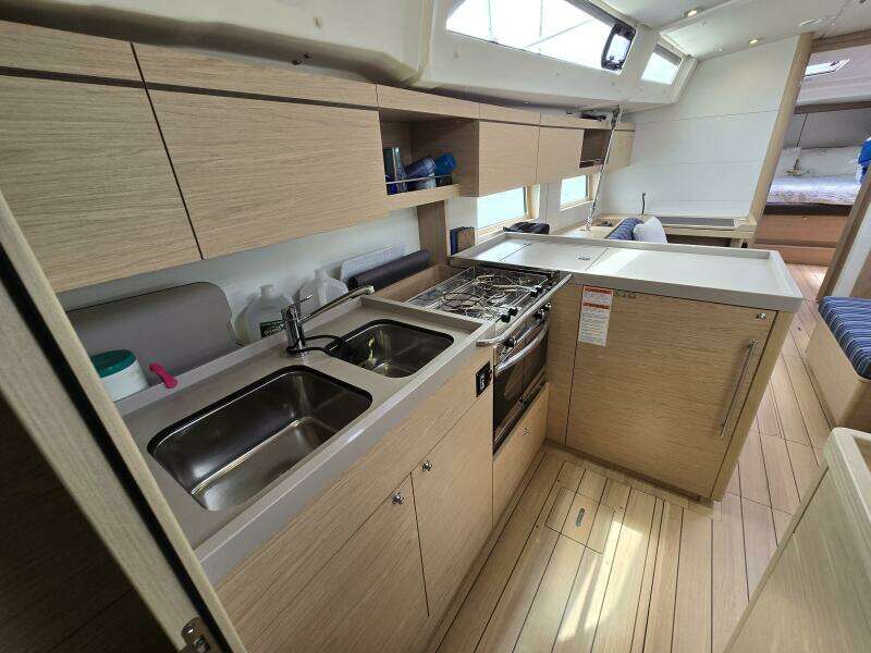 OFF PISTE 46ft Beneteau Yacht For Sale