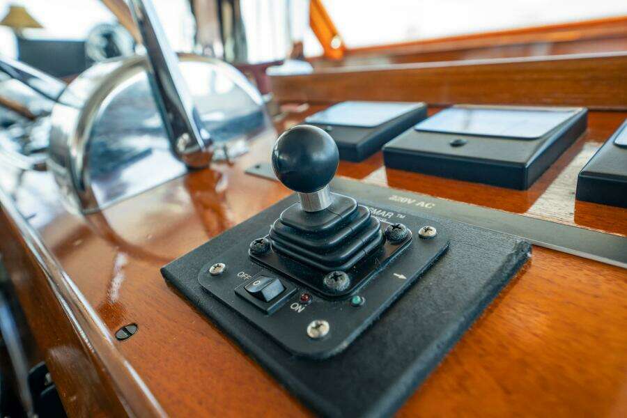 Coconut 64ft Burger Yacht For Sale