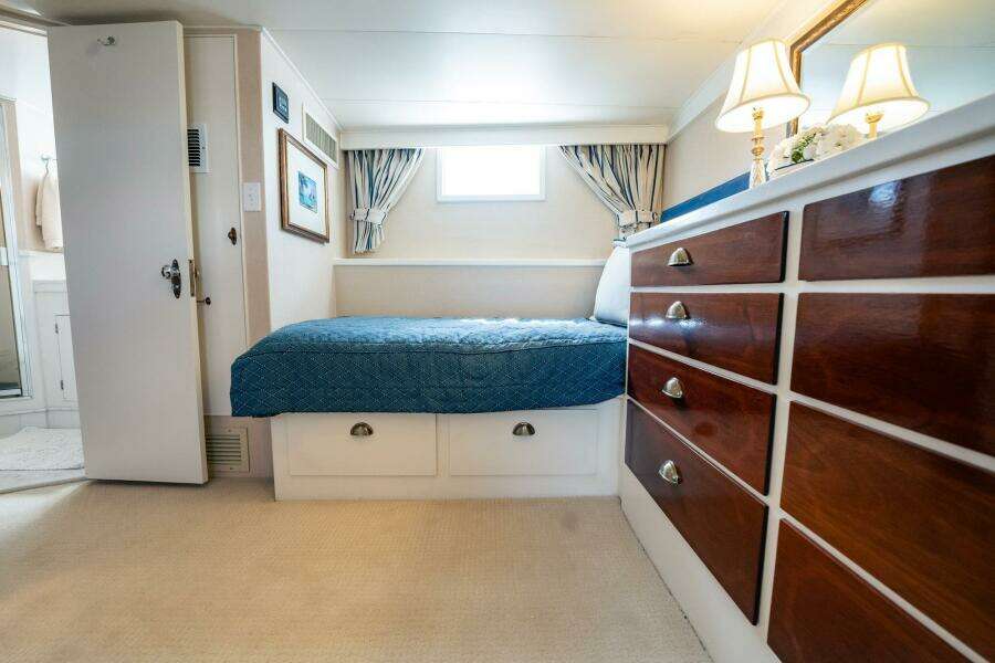 Coconut 64ft Burger Yacht For Sale