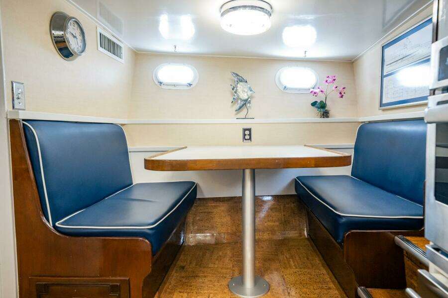 Coconut 64ft Burger Yacht For Sale