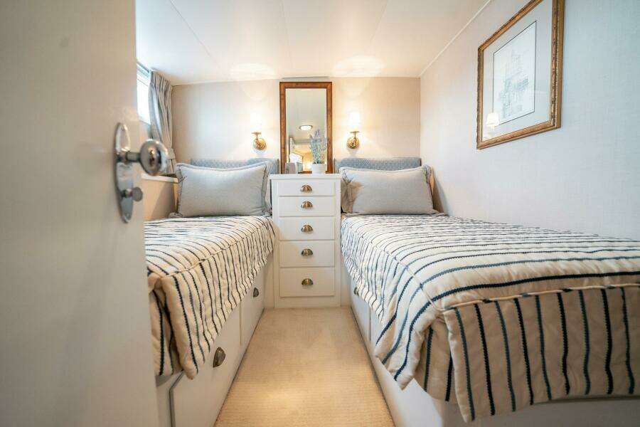 Coconut 64ft Burger Yacht For Sale
