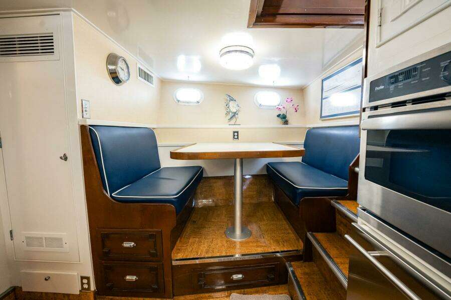 Coconut 64ft Burger Yacht For Sale