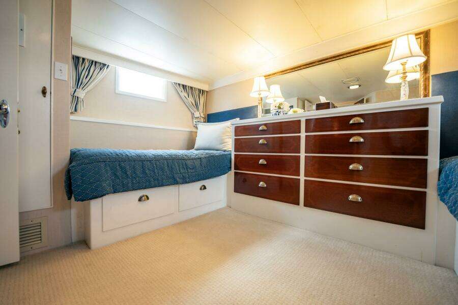 Coconut 64ft Burger Yacht For Sale