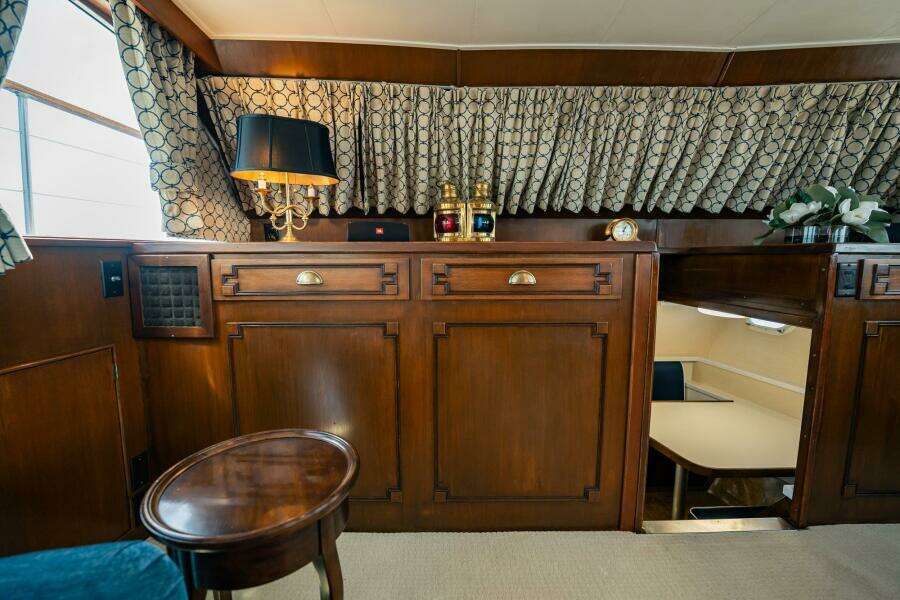Coconut 64ft Burger Yacht For Sale