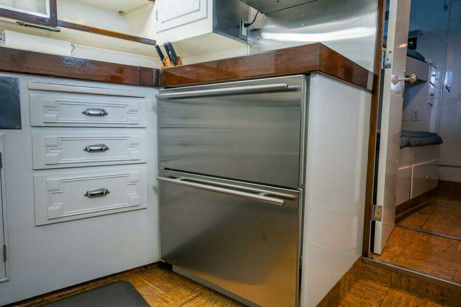 Coconut 64ft Burger Yacht For Sale
