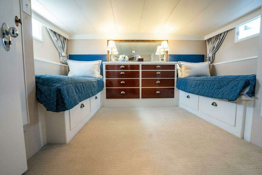 Coconut 64ft Burger Yacht For Sale