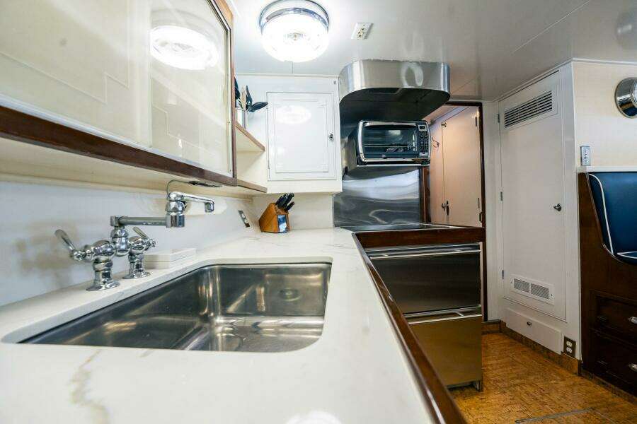 Coconut 64ft Burger Yacht For Sale