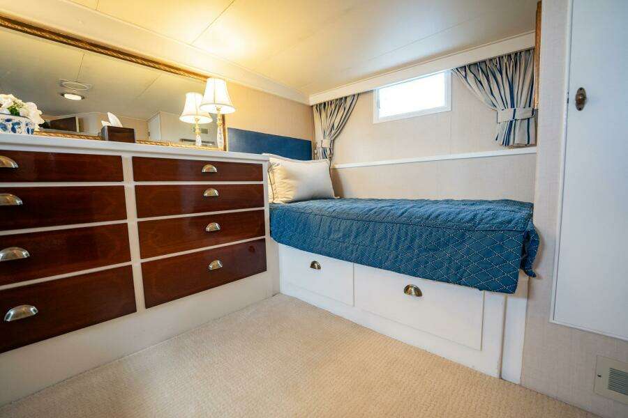 Coconut 64ft Burger Yacht For Sale