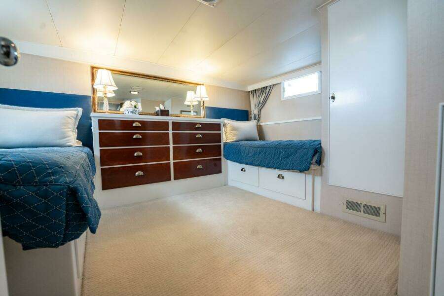 Coconut 64ft Burger Yacht For Sale
