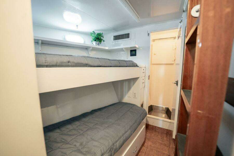 Coconut 64ft Burger Yacht For Sale
