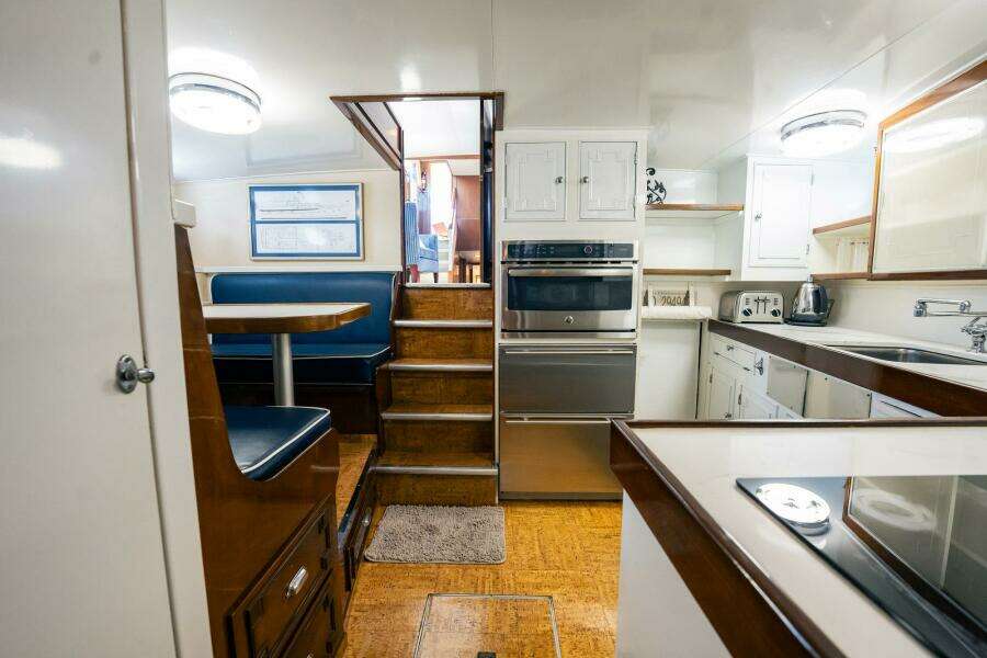 Coconut 64ft Burger Yacht For Sale