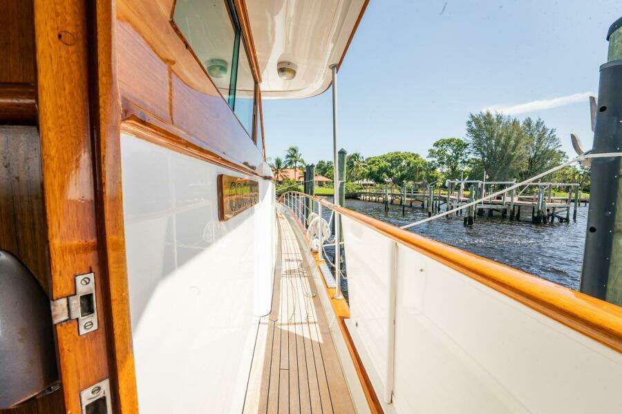 Coconut 64ft Burger Yacht For Sale
