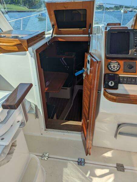 Wilbury 33ft Hunt Yacht For Sale