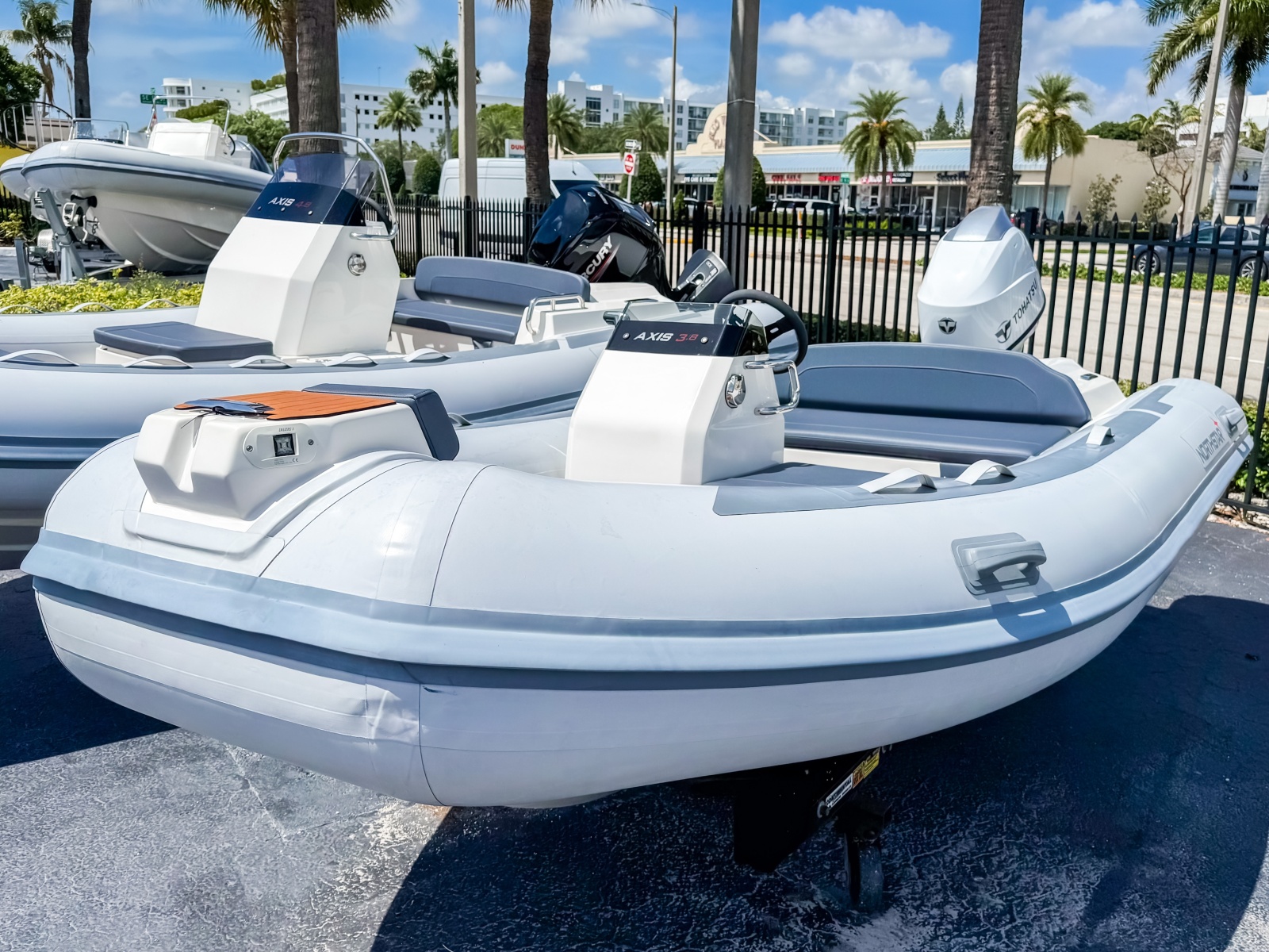 12' 2023 Northstar Axis 3.8