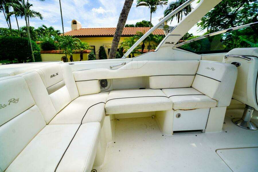 27ft Sea Ray Yacht For Sale
