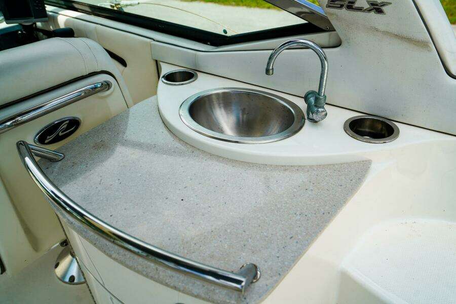 27ft Sea Ray Yacht For Sale