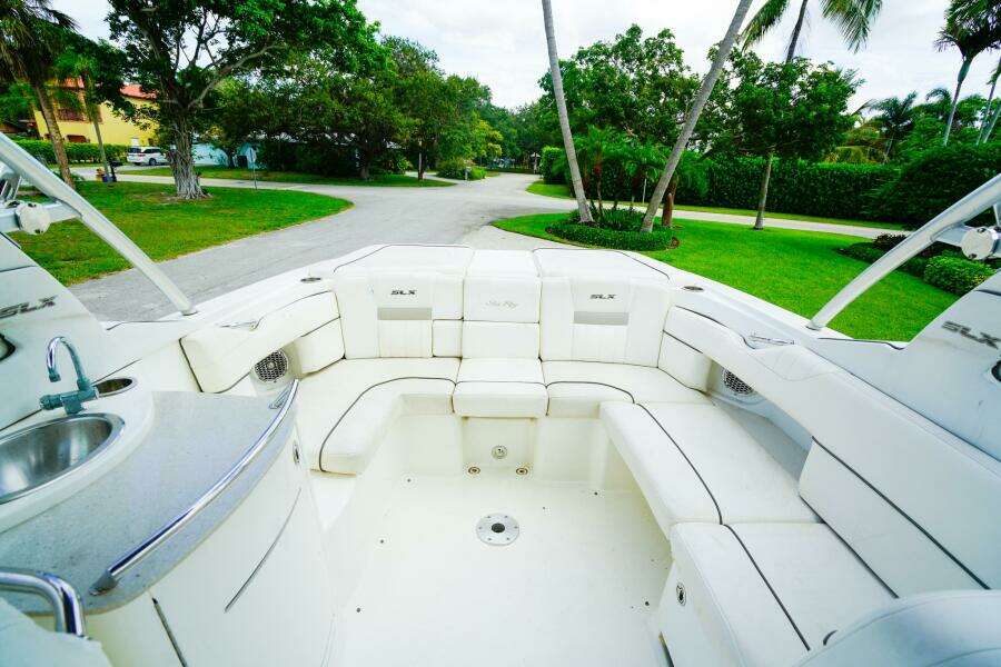 27ft Sea Ray Yacht For Sale