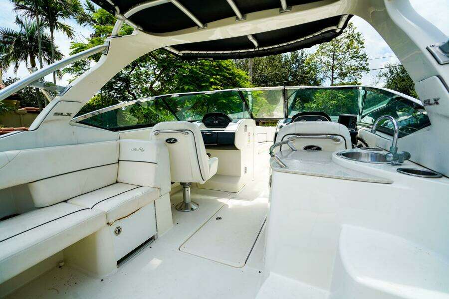 27ft Sea Ray Yacht For Sale